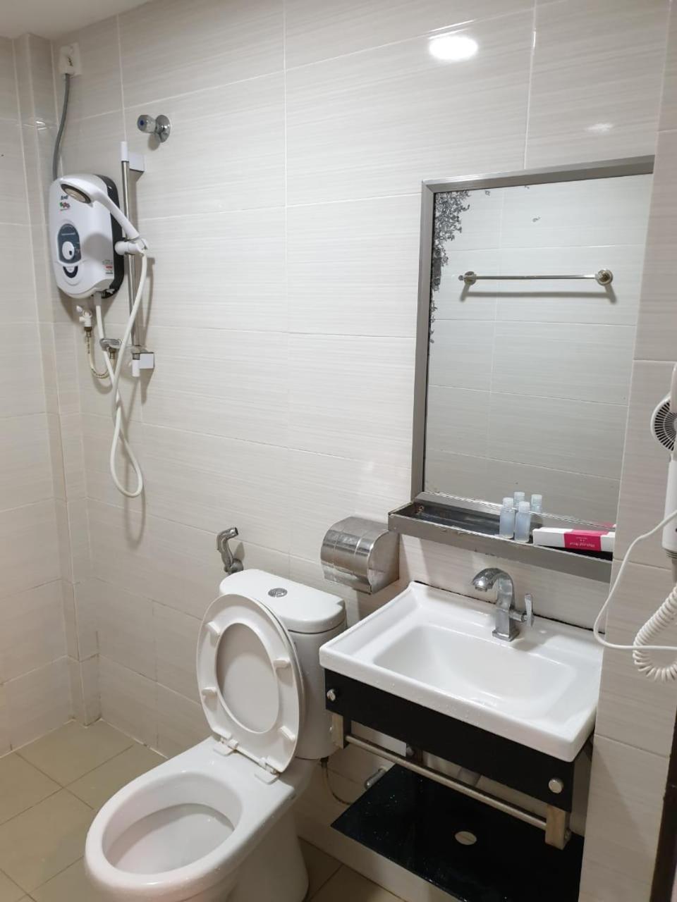 Angsoka Hotel Teluk Intan Zewnętrze zdjęcie