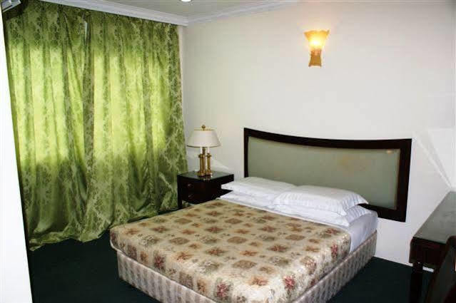 Angsoka Hotel Teluk Intan Zewnętrze zdjęcie